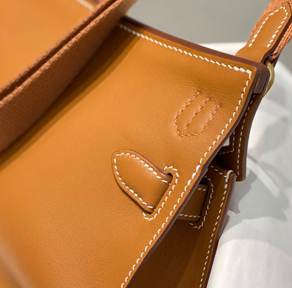 KELLY BOLSO BANDOLERA JYPSIERE DE PIEL TAN 23CM GHW