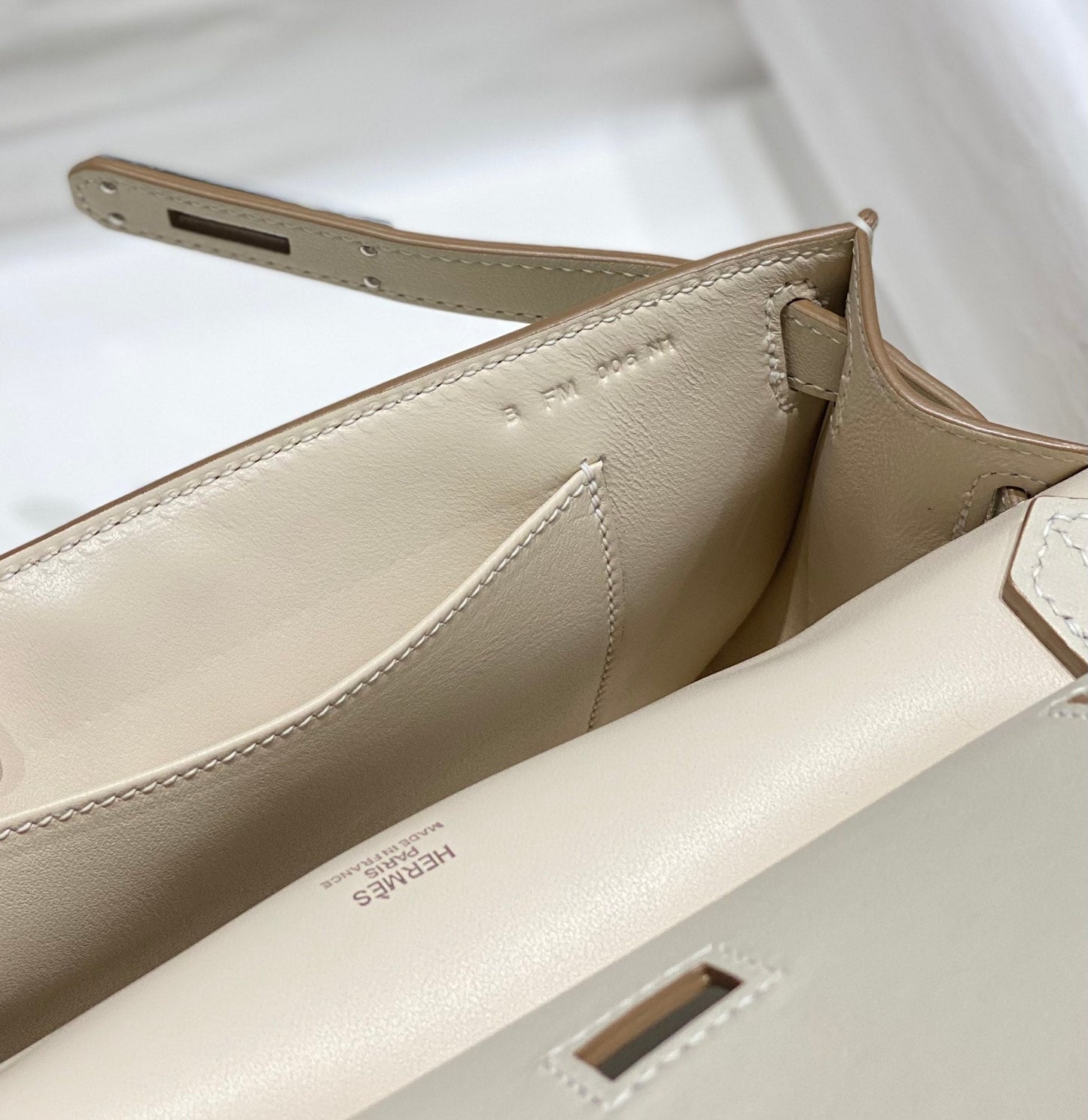 BOLSO BANDOLERA KELLY 23 CM JYPSIERE DE PIEL BLANCA SHW