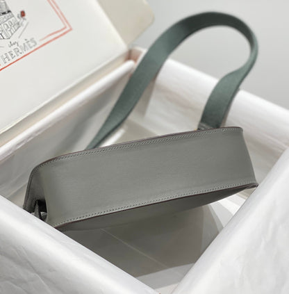 HM JYPSI¨¨RE MINI 23 SAGE CALFSKIN GOLD HARDWARE