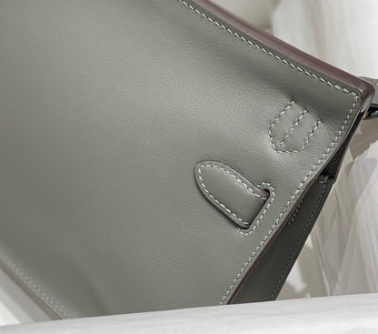 BOLSO BANDOLERA KELLY DE 23 CM DE PIEL GRIS JYPSIERE GHW