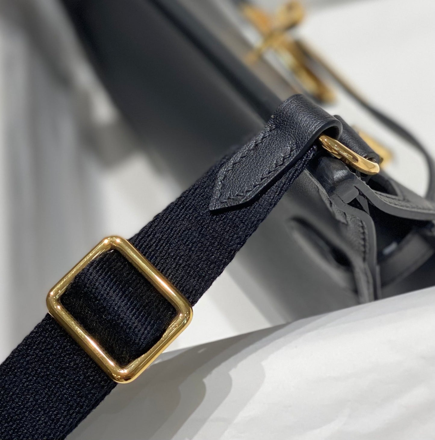 KELLY 23CM JYPSIERE BLACK LEATHER CROSSBODY BAG GHW