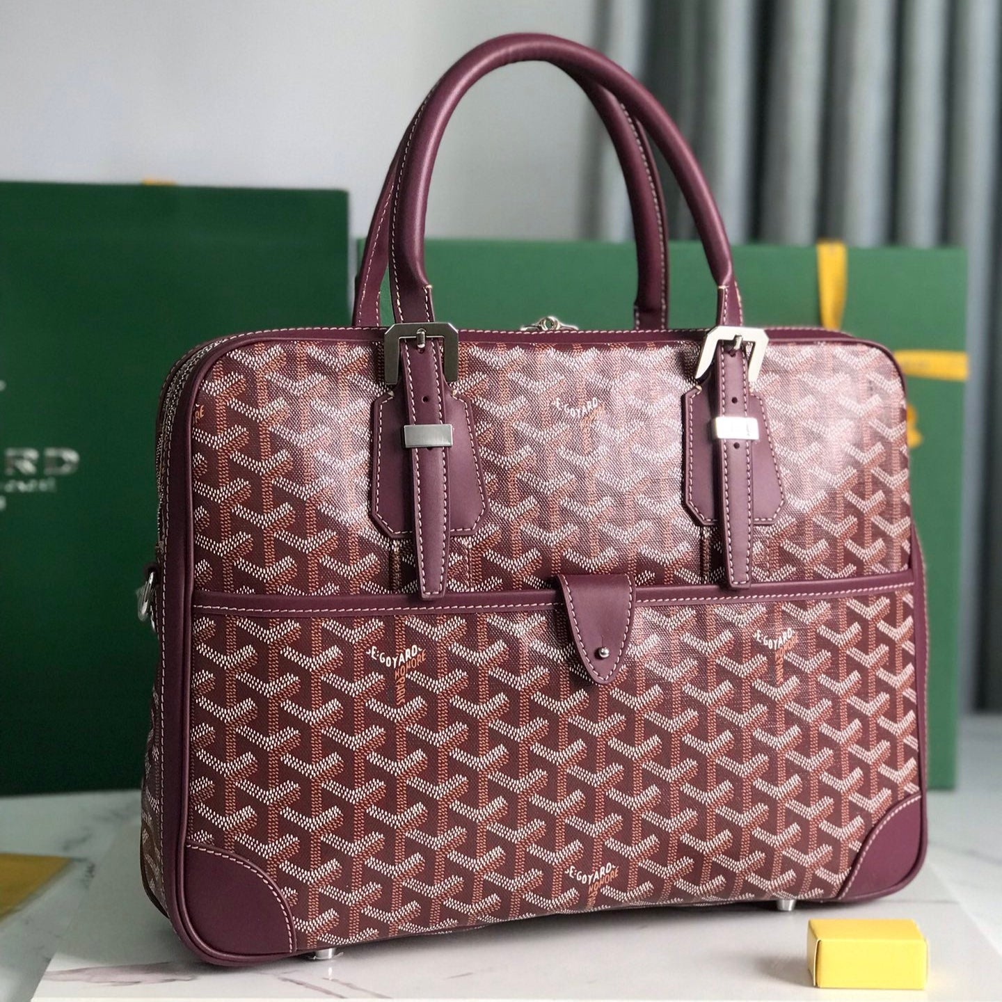 ESTUCHE PARA DOCUMENTOS AMBASSADE 35 EN LONA GOYARDINA ROJA VINO