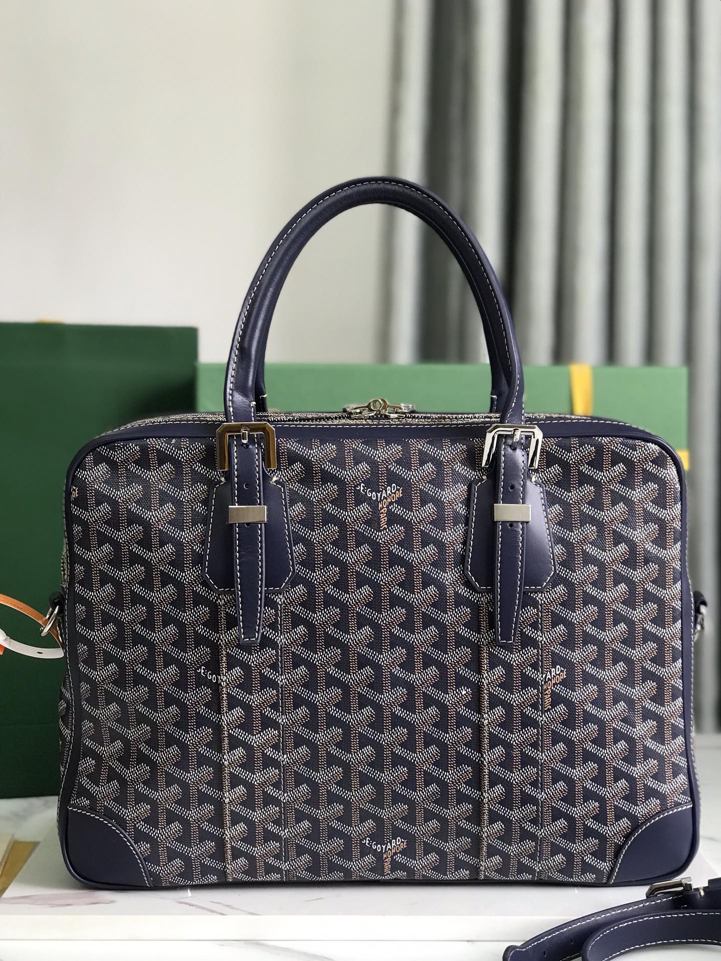 ESTUCHE PARA DOCUMENTOS AMBASSADE 35 EN LONA GOYARDINA AZUL MARINO