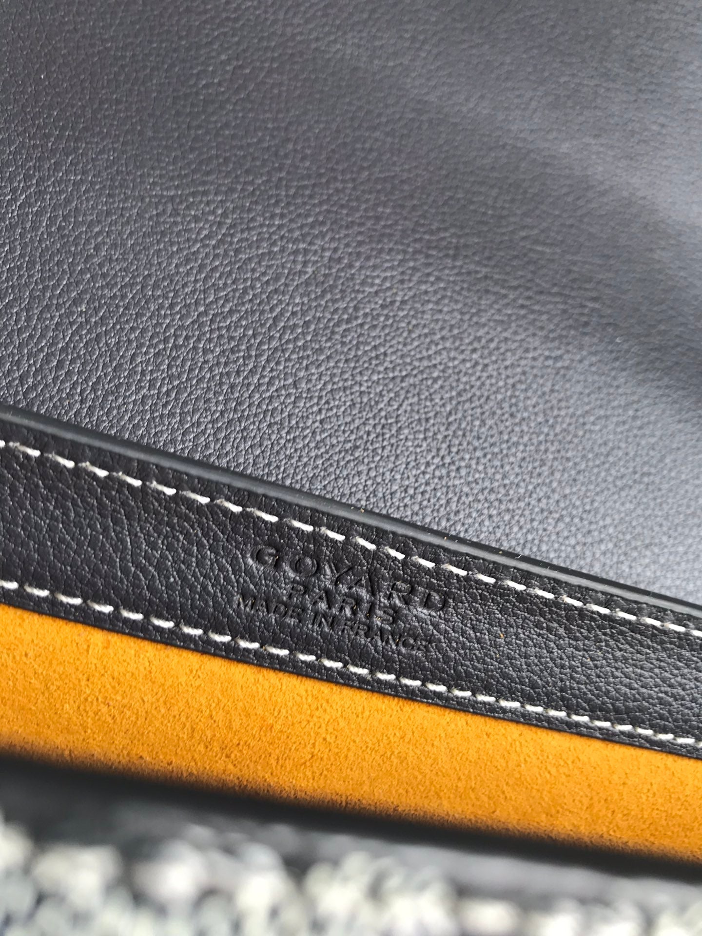 BOLSA 233 25 EN PIEL DE BECERRO GRIS Y LONA GOYARDINA