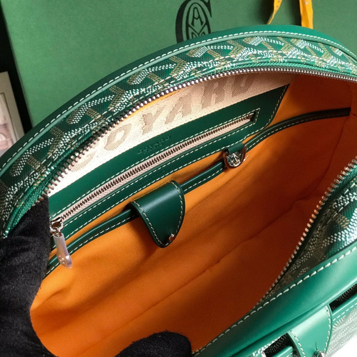 BOLSO SAINT JEANNE 35 EN LONA GOYARDINE VERDE Y PIEL DE BECERRO