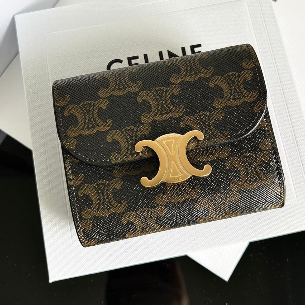 CARTERA TRIOMPHE 10 DE PIEL DE BECERRO TAN