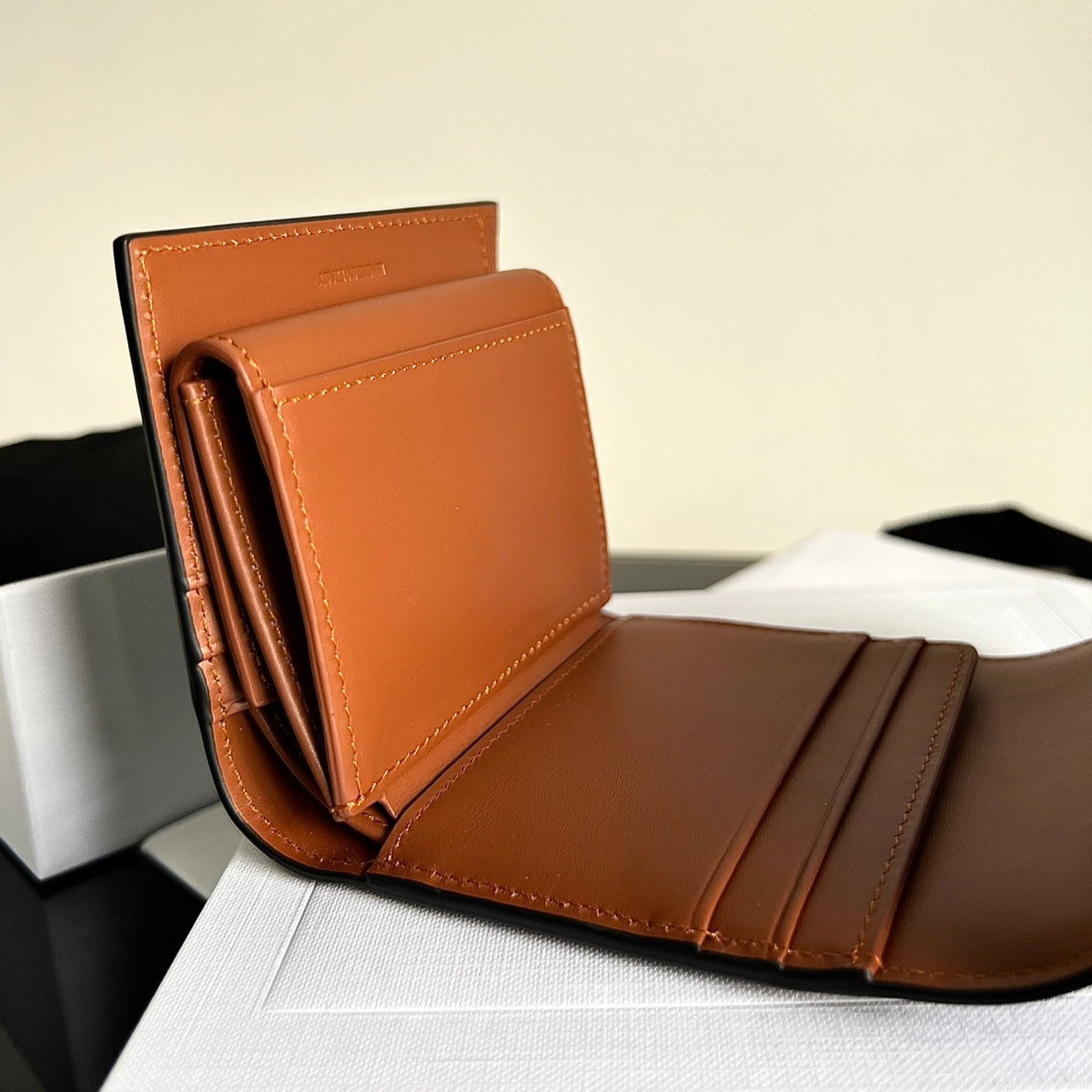 CARTERA TRIOMPHE 10 DE PIEL DE BECERRO TAN