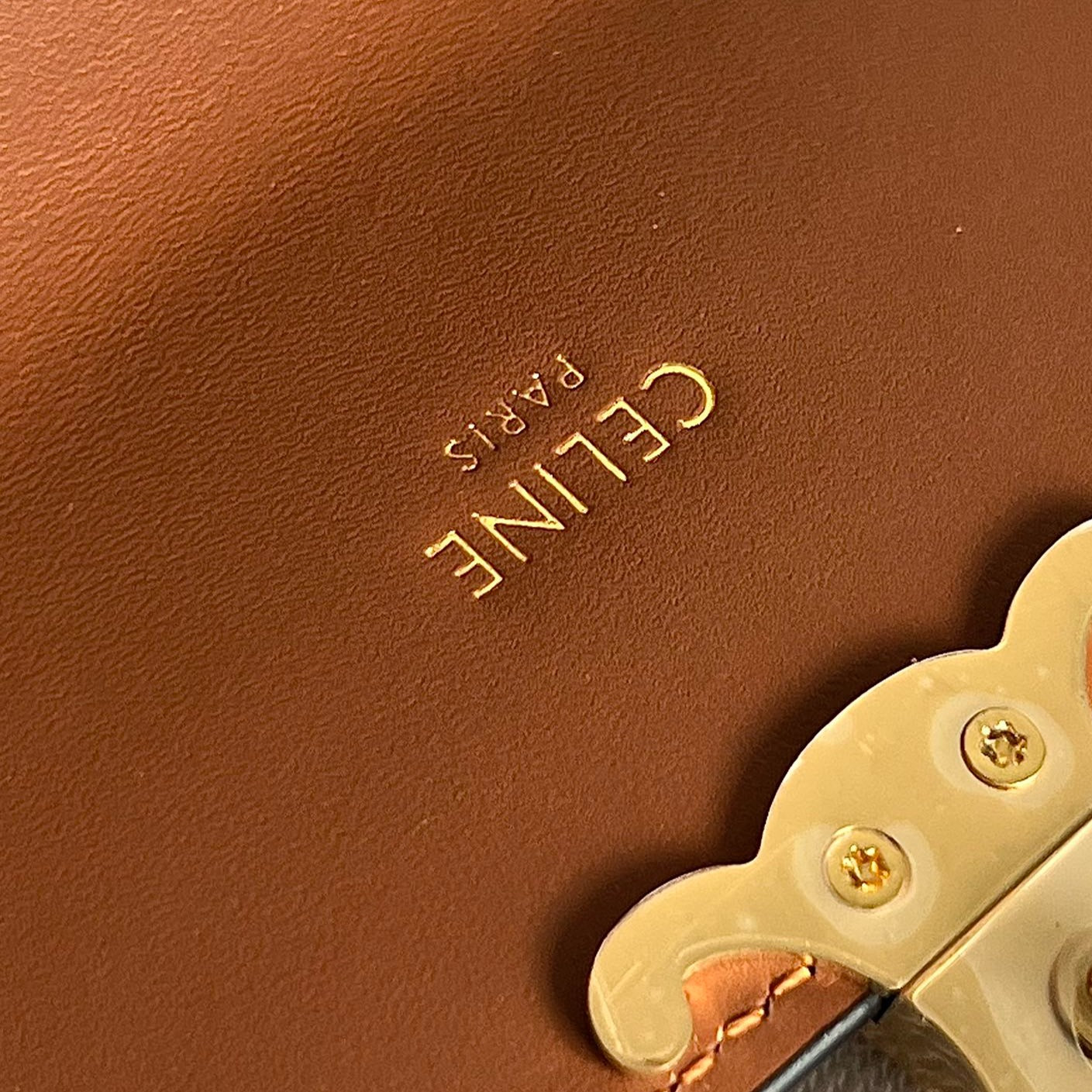 CARTERA TRIOMPHE 10 DE PIEL DE BECERRO TAN