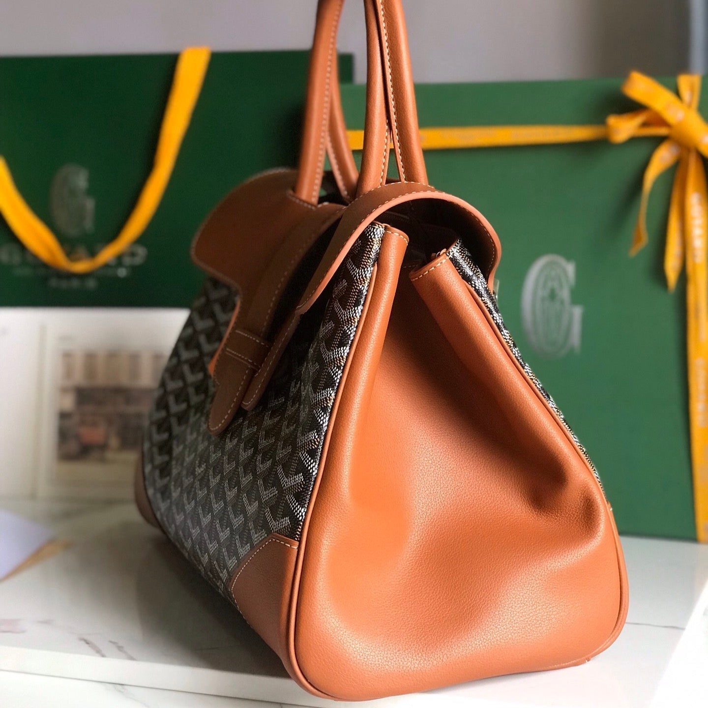 SAC SAIGON SOUPLE 34 EN TOILE GOYARDINE MARRON ET CUIR DE VEAU