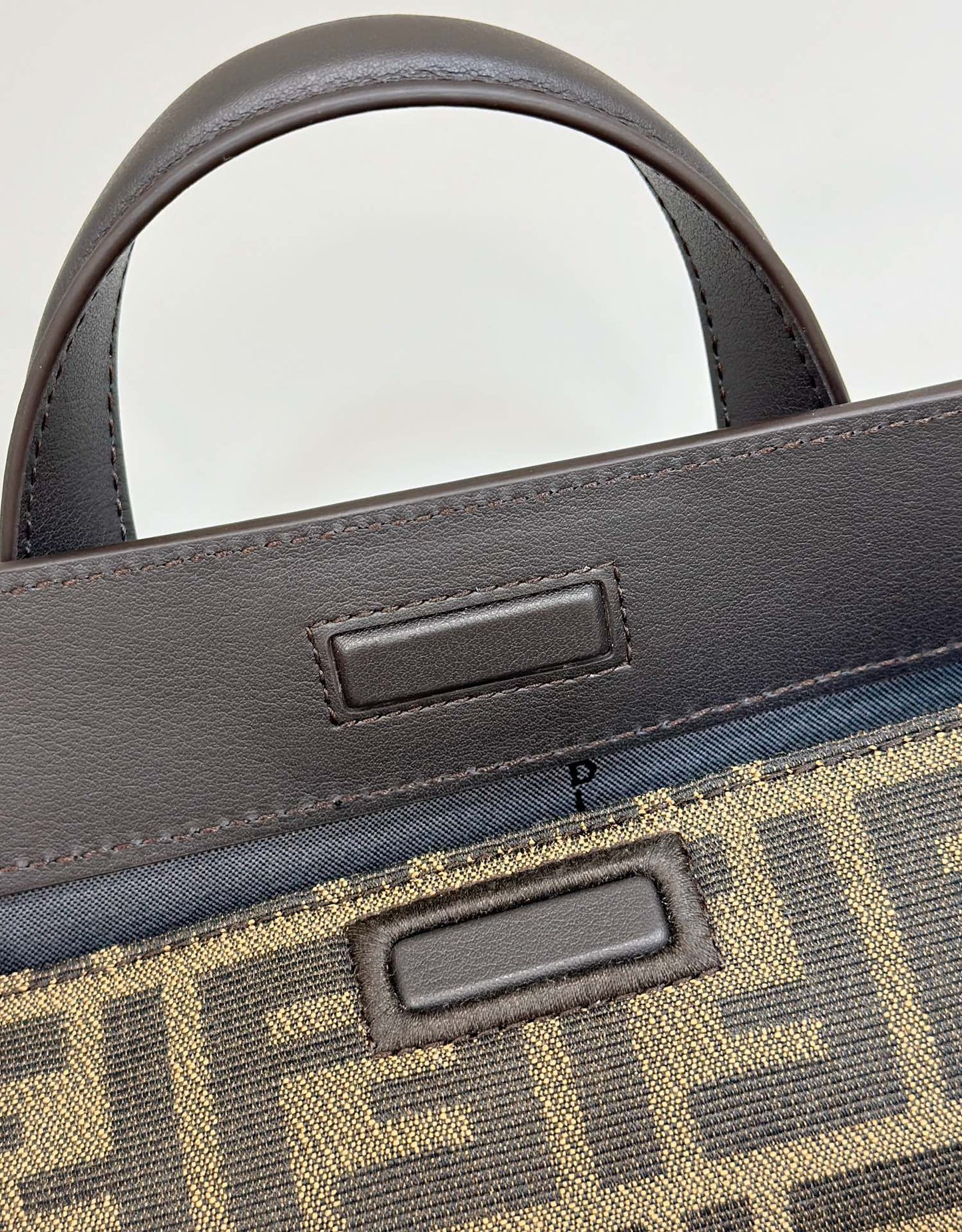 BOLSO FENDI 27 EN TEJIDO JACQUARD NEGRO MEZCLA MARRÓN CON PIEL DE BECERRO