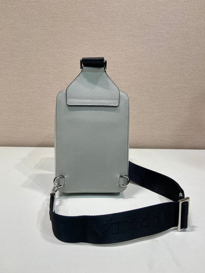SAC DE POITRINE 20 EN CUIR SAFFIANO GRIS ÉCHO