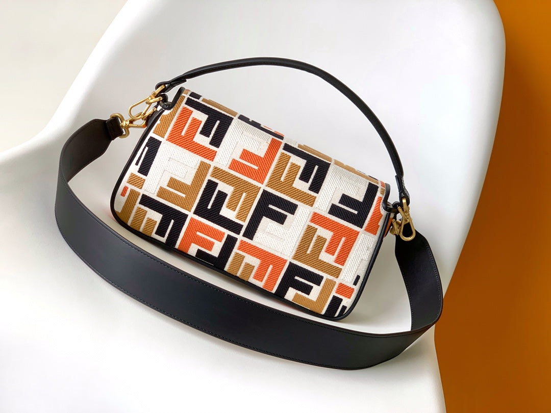 Bolso Fend Baguette de lona negra, blanca, marrón y naranja de 27 pulgadas con bordado FF Ghw 