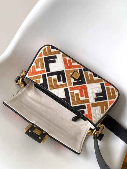 Bolso Fend Baguette de lona negra, blanca, marrón y naranja de 27 pulgadas con bordado FF Ghw 