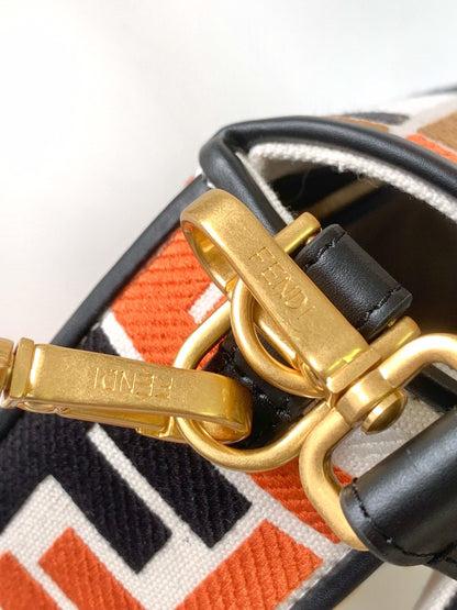 Bolso Fend Baguette de lona negra, blanca, marrón y naranja de 27 pulgadas con bordado FF Ghw 