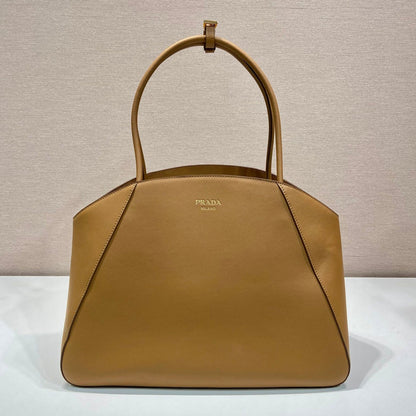 ELEGANTE BOLSO TOTE 40 EN PIEL DE BECERRO LISA MARRÓN SIDRA