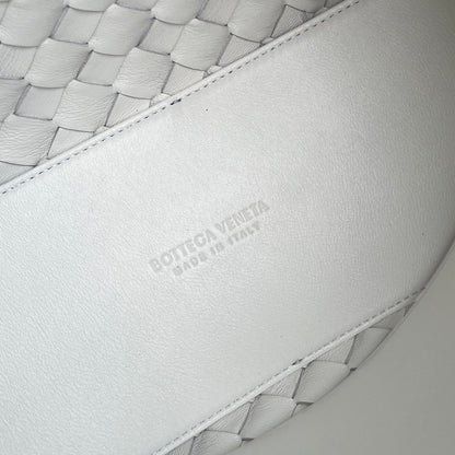 bv medium andiamo 32 white lambskin