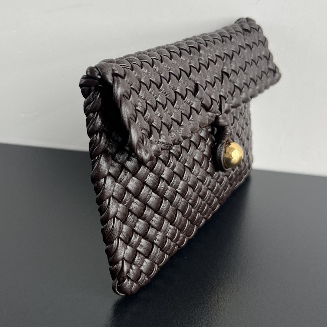 BOLSO MINI COBBLE 20 EN PIEL DE CORDERO MARRÓN OSCURO
