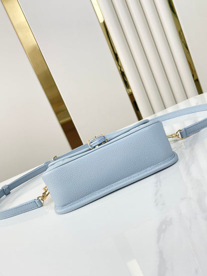 NANO DIANE 19 DE PIEL EMPREINTE MONOGRAMA AZUL HERMOSO