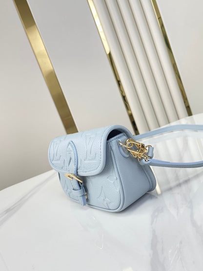 NANO DIANE 19 DE PIEL EMPREINTE MONOGRAMA AZUL HERMOSO