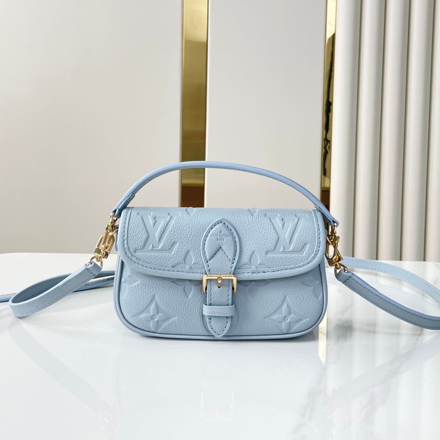 NANO DIANE 19 DE PIEL EMPREINTE MONOGRAMA AZUL HERMOSO