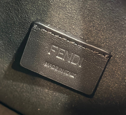 BOLSO MEDIANO FENDI 27 EN MONOGRAMA AZUL VERDADERO CON HERRAJES DORADOS