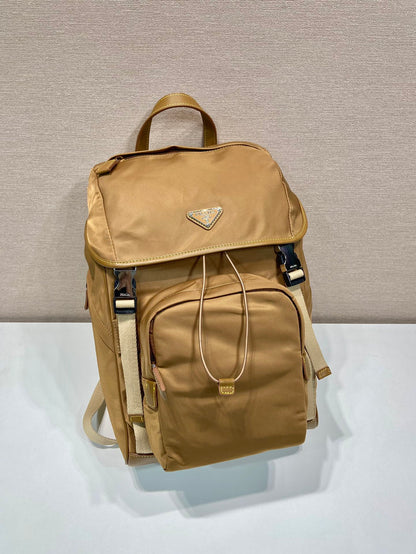 SAC À DOS 45 EN RE-NYLON MARRON CIDRE ET GARNITURES EN CUIR DE VEAU