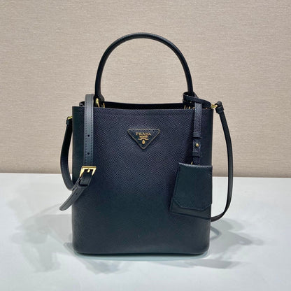 BOLSO CUBO 23 EN PIEL SAFFIANO NEGRA