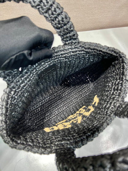 BOLSO PEQUEÑO DE GANCHILLO DE 24 PULGADAS EN RAFIA AMARILLA Y NEGRA