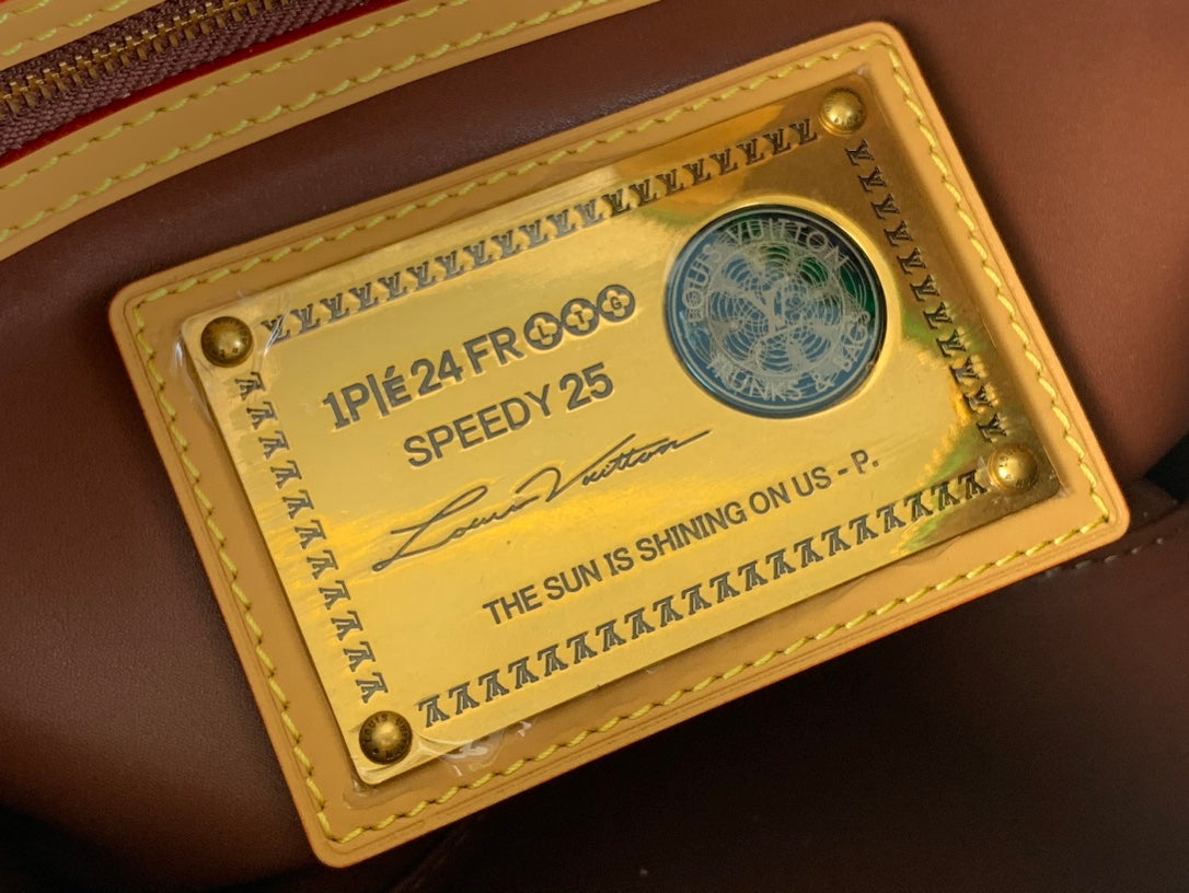 SPEEDY P9 BANDOULI¨¨RE 25 IN EMERALD GREEN MONOGRAM CALFSKIN