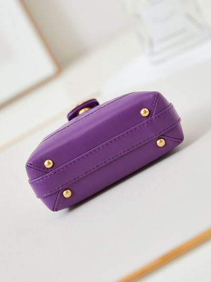 CC 24A Mini bolso de mano con asa superior, 13 cm, piel encerada morada, herrajes dorados 238457