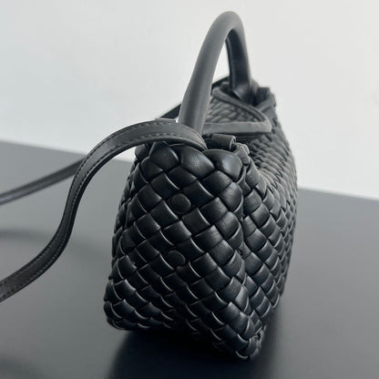 Petit sac à main BV Cobble Top Handle 23 cm en cuir d'agneau noir