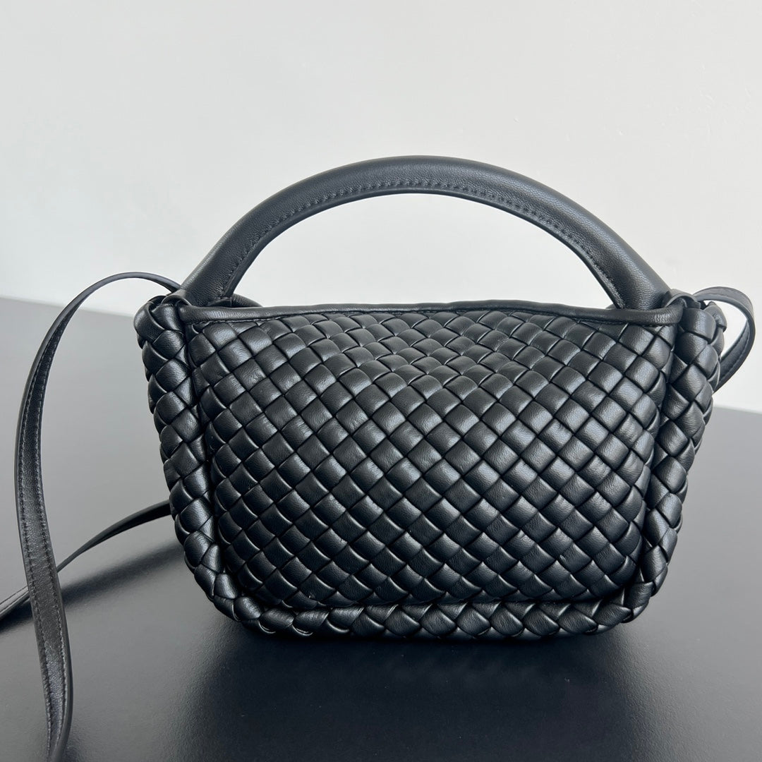 Petit sac à main BV Cobble Top Handle 23 cm en cuir d'agneau noir