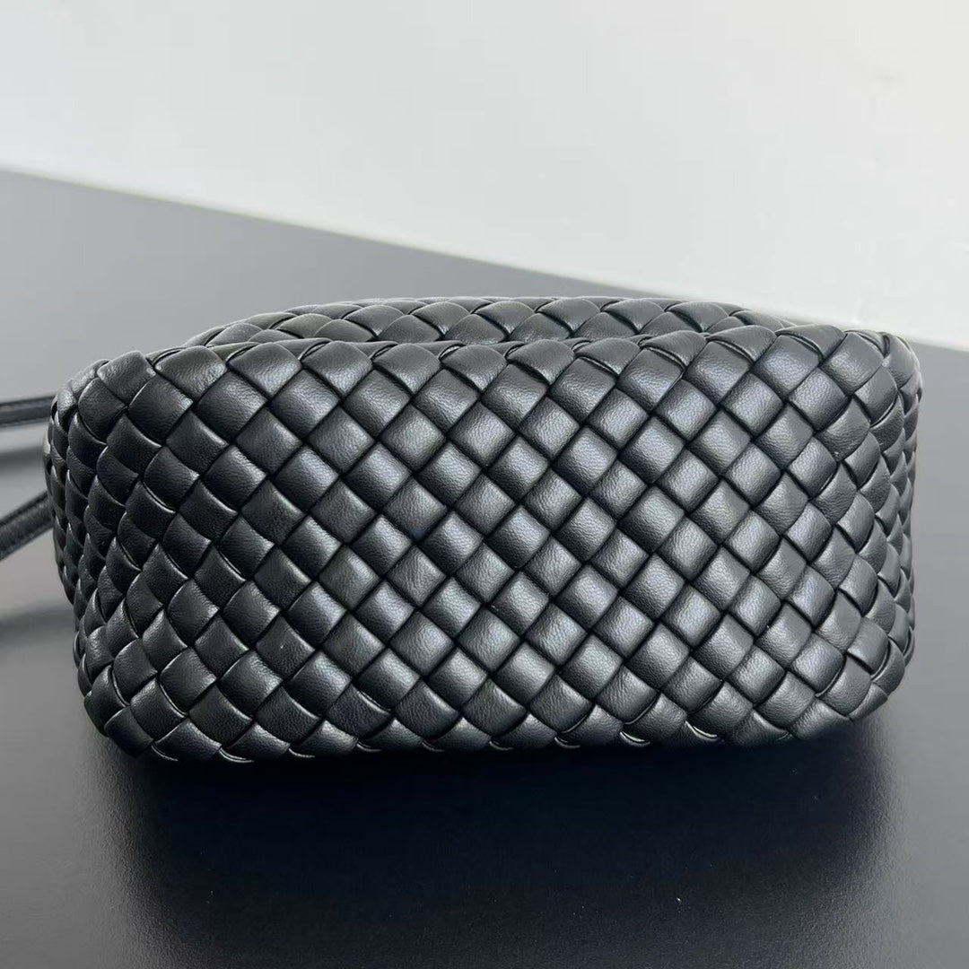 Petit sac à main BV Cobble Top Handle 23 cm en cuir d'agneau noir