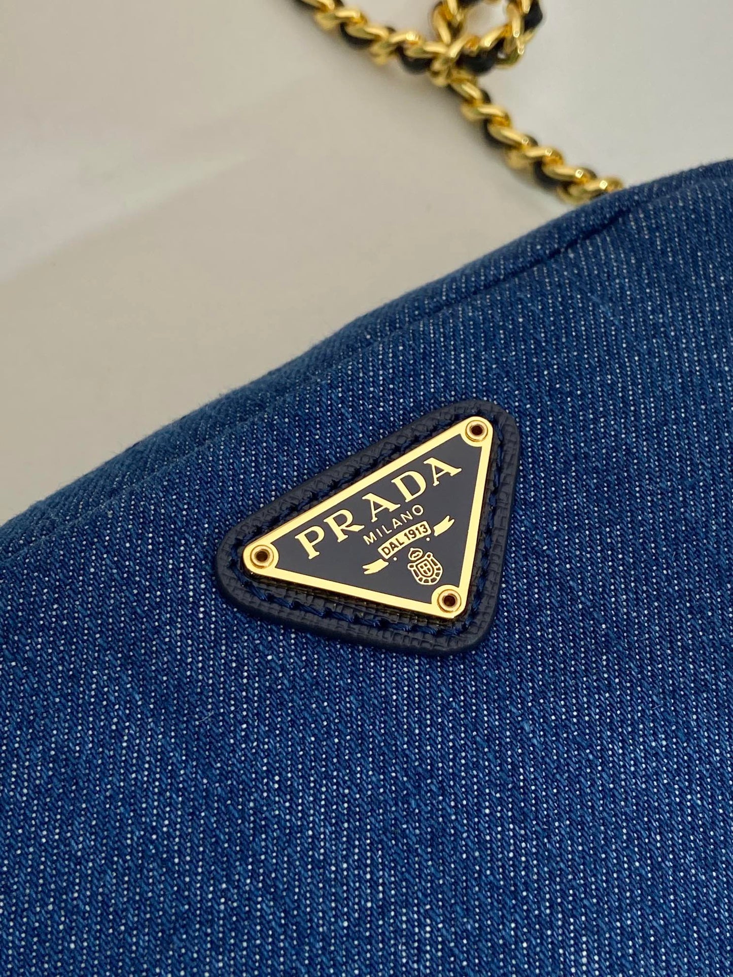 MINI SAC 14 EN DENIM BLEU AZUR QUINCAILLERIE DORÉ