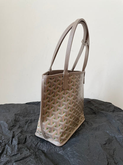 BOLSO ANJOU MINI 20 EN LONA GOYARDINE MIXTA GRIS VERDE Y PIEL DE BECERRO