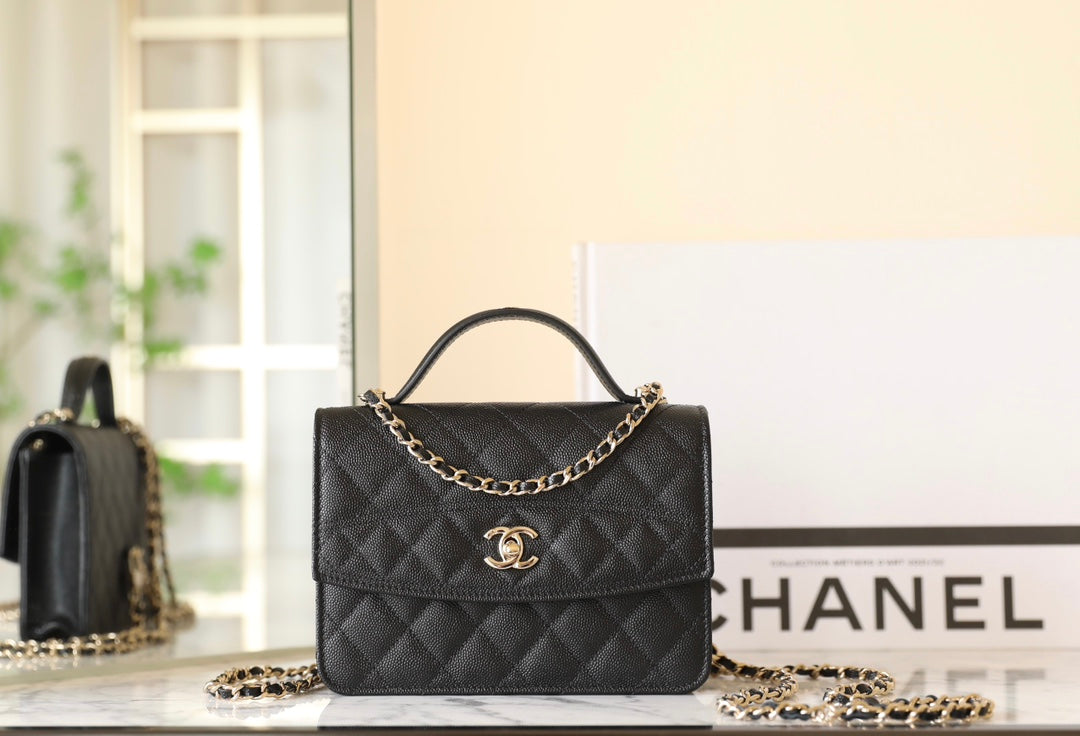 Sac à main CC 25C 18 cm en cuir de veau grainé noir