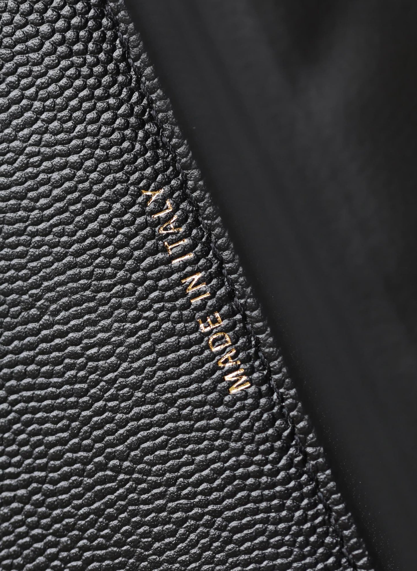 Sac à main CC 25C 18 cm en cuir de veau grainé noir