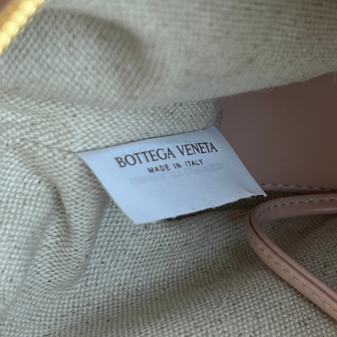 Sac à main BV Loop Top Handle 19 cm en cuir d'agneau rose pastel