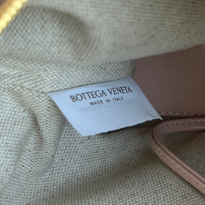 Sac à main BV Loop Top Handle 19 cm en cuir d'agneau rose pastel