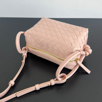 Sac à main BV Loop Top Handle 19 cm en cuir d'agneau rose pastel