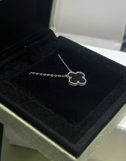 CLOVER 15MM BLACK ONYX SINGLE FLOWER NECKLACE