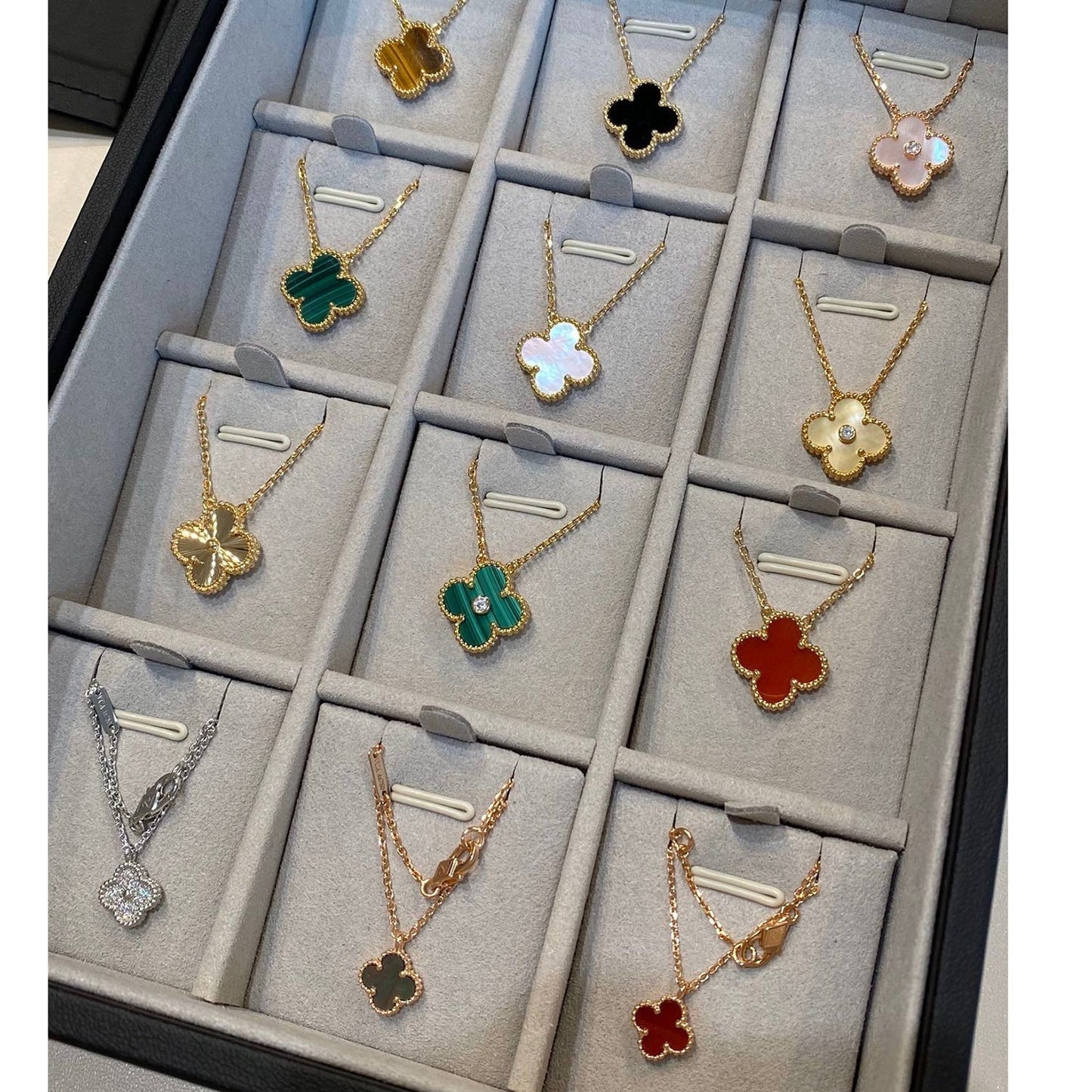 DIANA CLOVER 15MM LASER NECKLACE