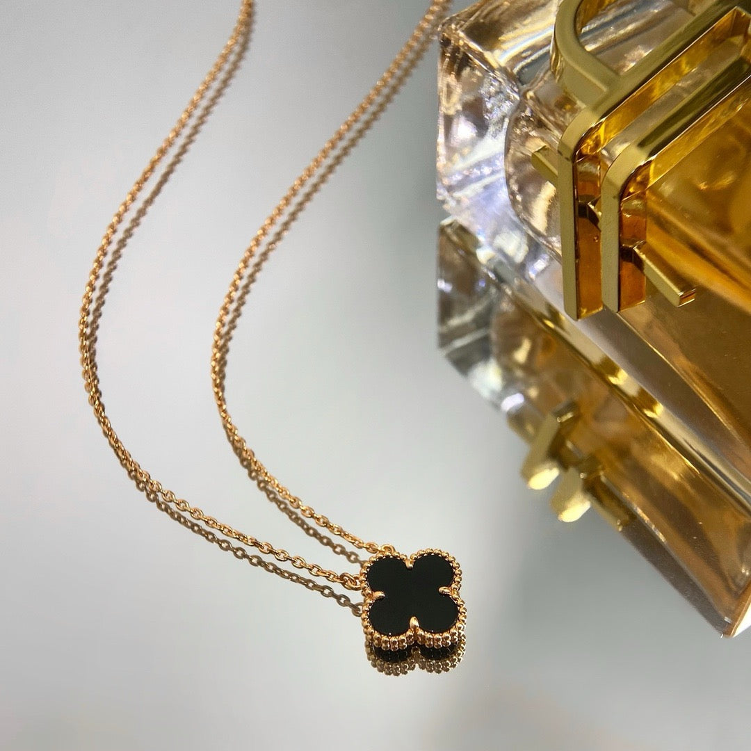 DIANA CLOVER 15MM BLACK ONYX SINGLE FLOWER NECKLACE