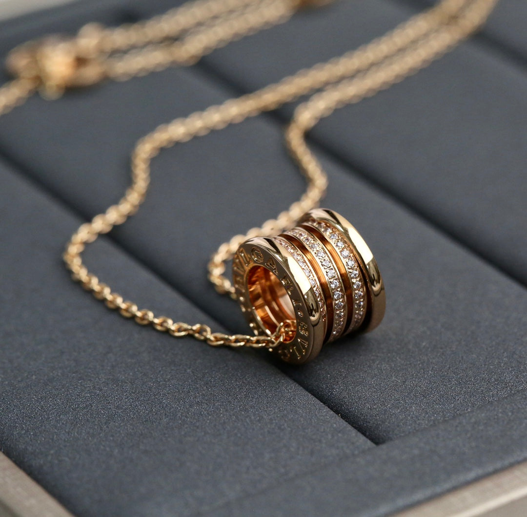 DIANA ZERO 1 PINK GOLD DIAMOND NECKLACE