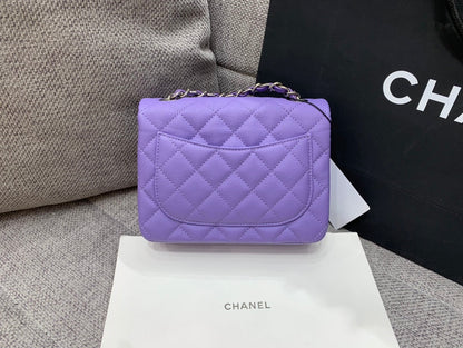 MINI SAC À RABAT CARRÉ 17 CM VIOLET CAVIAR QUINCAILLERIE ARGENTÉE