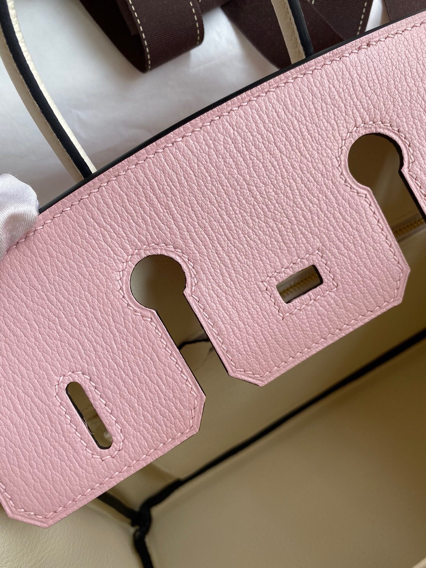 HM BIRKIN CHEVERO ROSA CLARO DE 25 CM DE CUERO MYSORE CON HERRAJES DORADOS