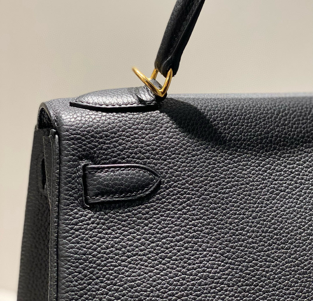HM KELLY 25 CM NEGRO TOGO HARDWARE DORADO