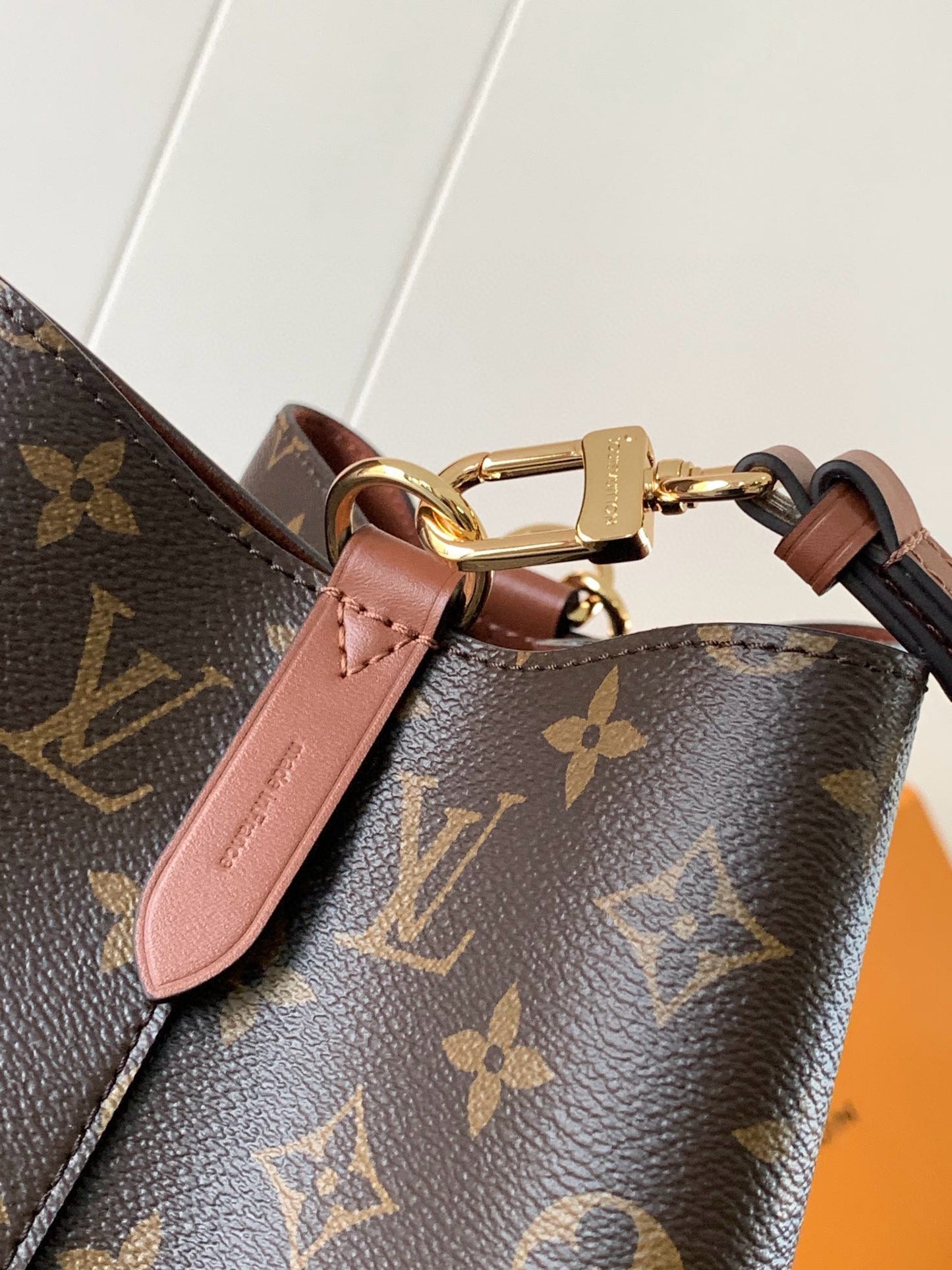Lienzo con monograma marrón NeoNoe MM de 26 cm