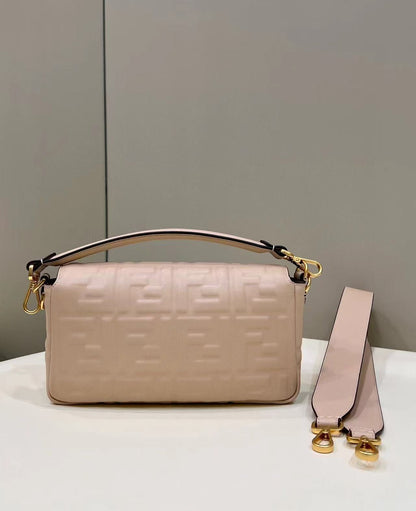 Baguette 27cm Piel de cordero beige Herrajes dorados