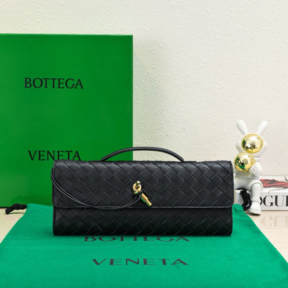 BV Bolso de mano largo Andiamo con asa 31 cm Piel de becerro negra Ghw